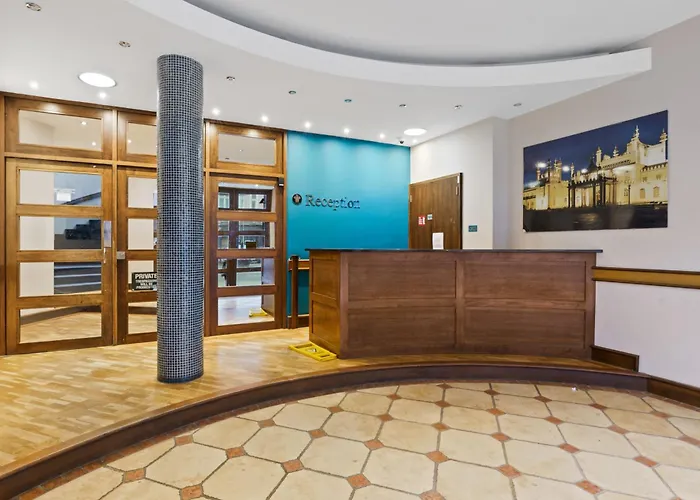Luxury 2 Bed & 2 Bath, Near Beach & City Centre
